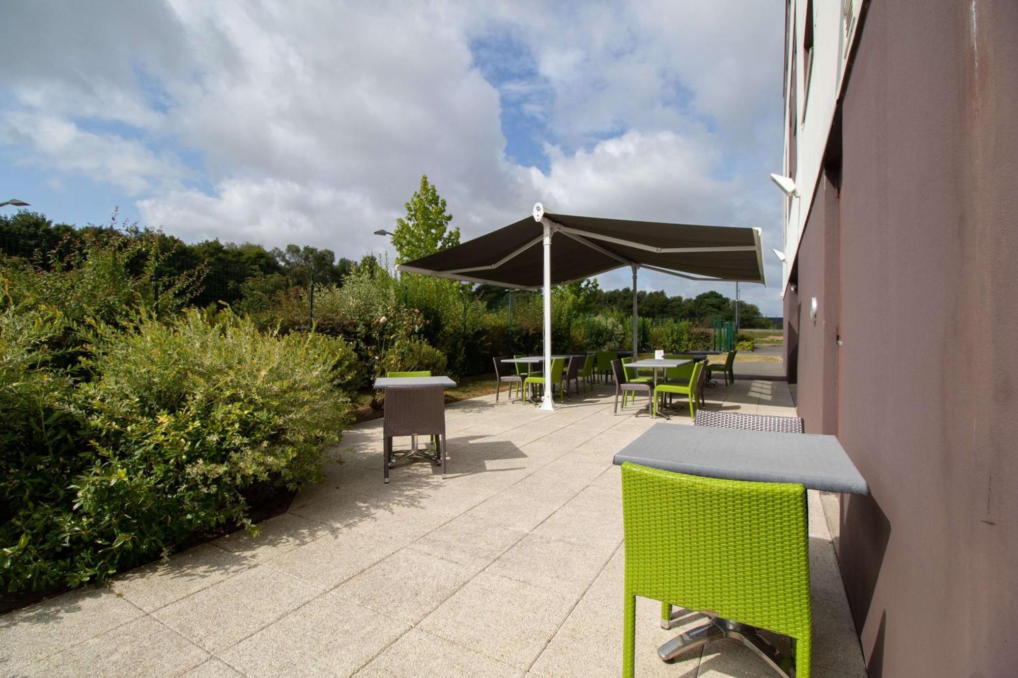 Brit Hotel Saint-Meen-Le-Grand En Broceliande Екстериор снимка