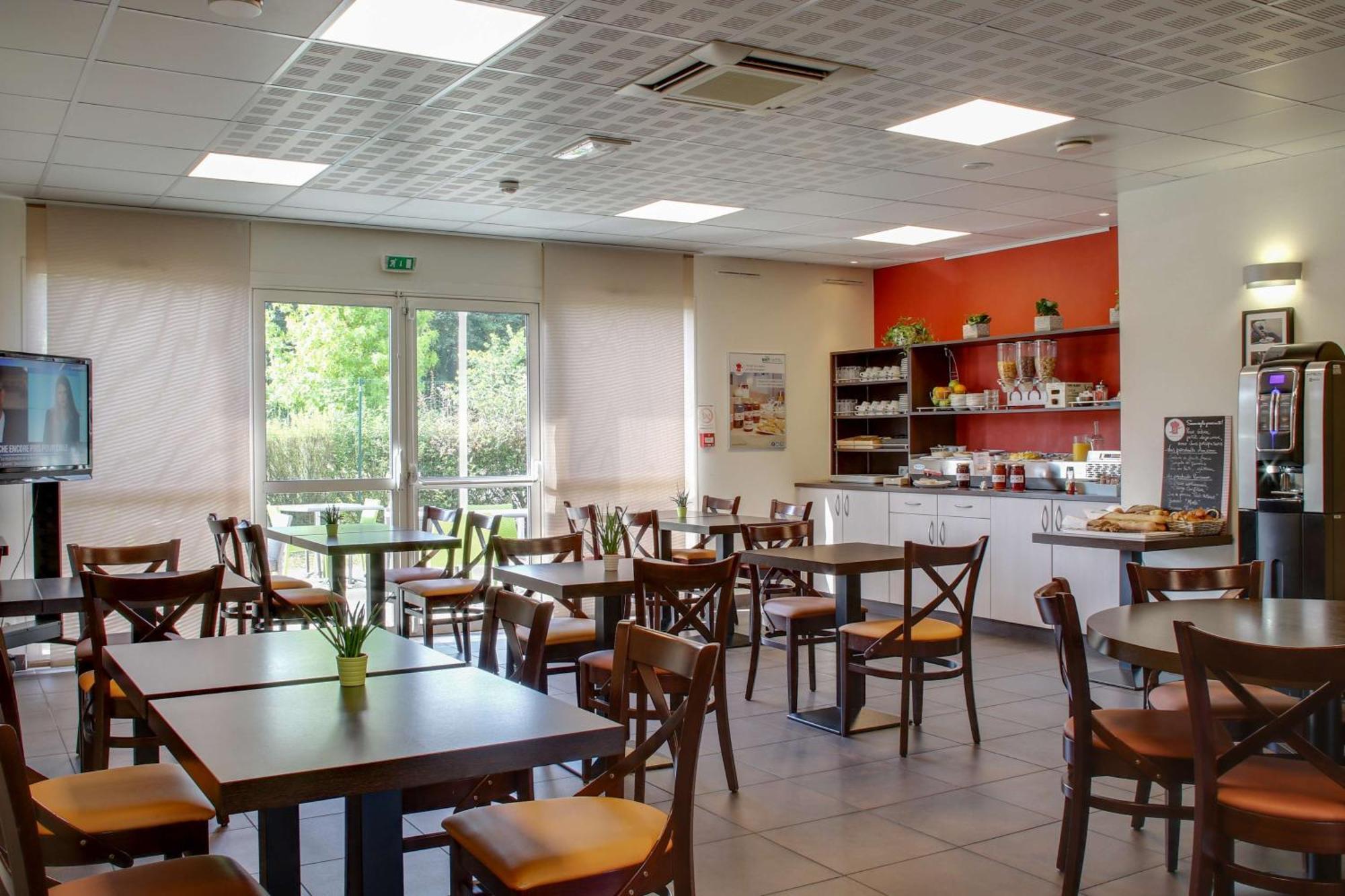 Brit Hotel Saint-Meen-Le-Grand En Broceliande Екстериор снимка