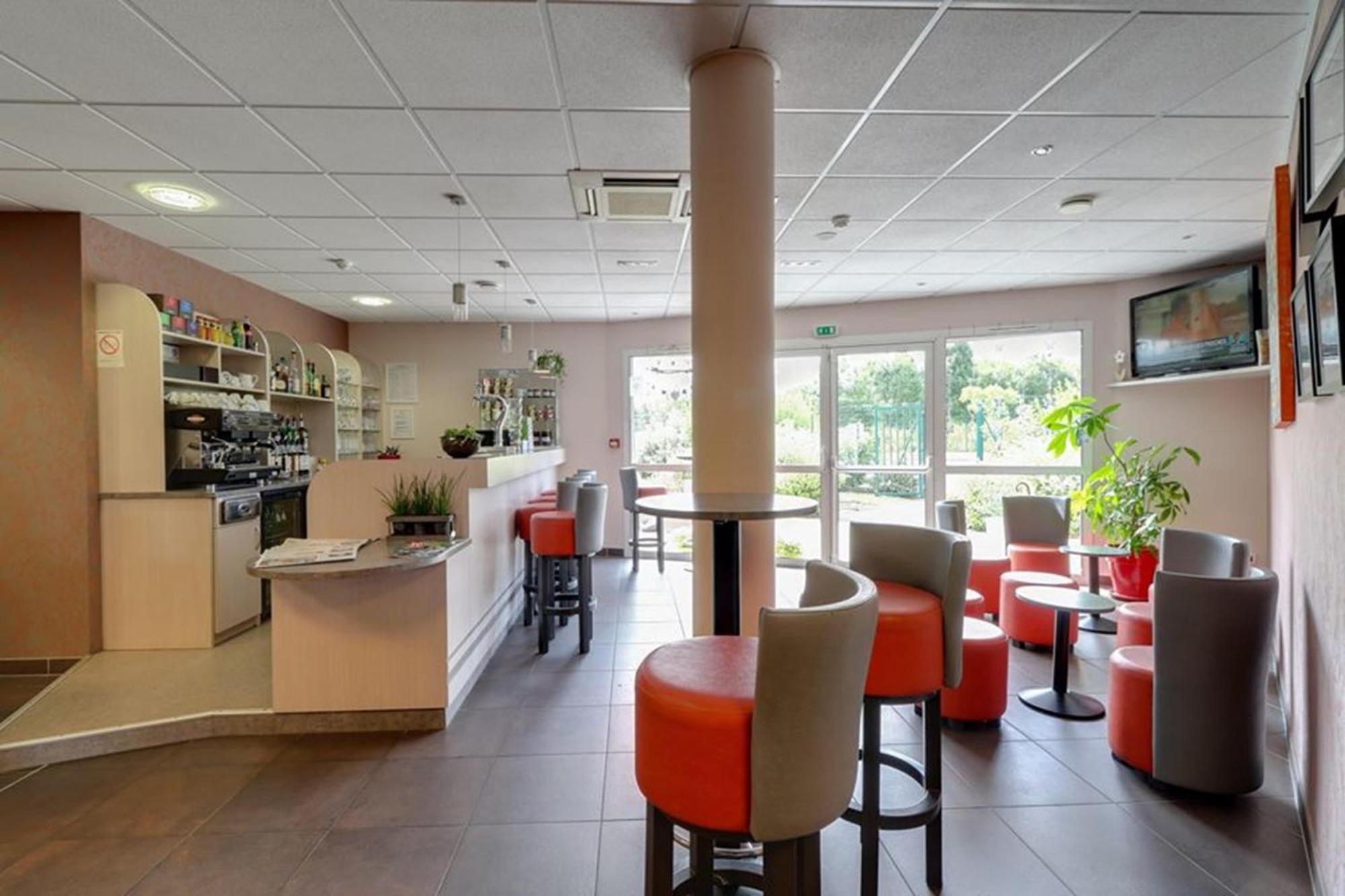 Brit Hotel Saint-Meen-Le-Grand En Broceliande Екстериор снимка