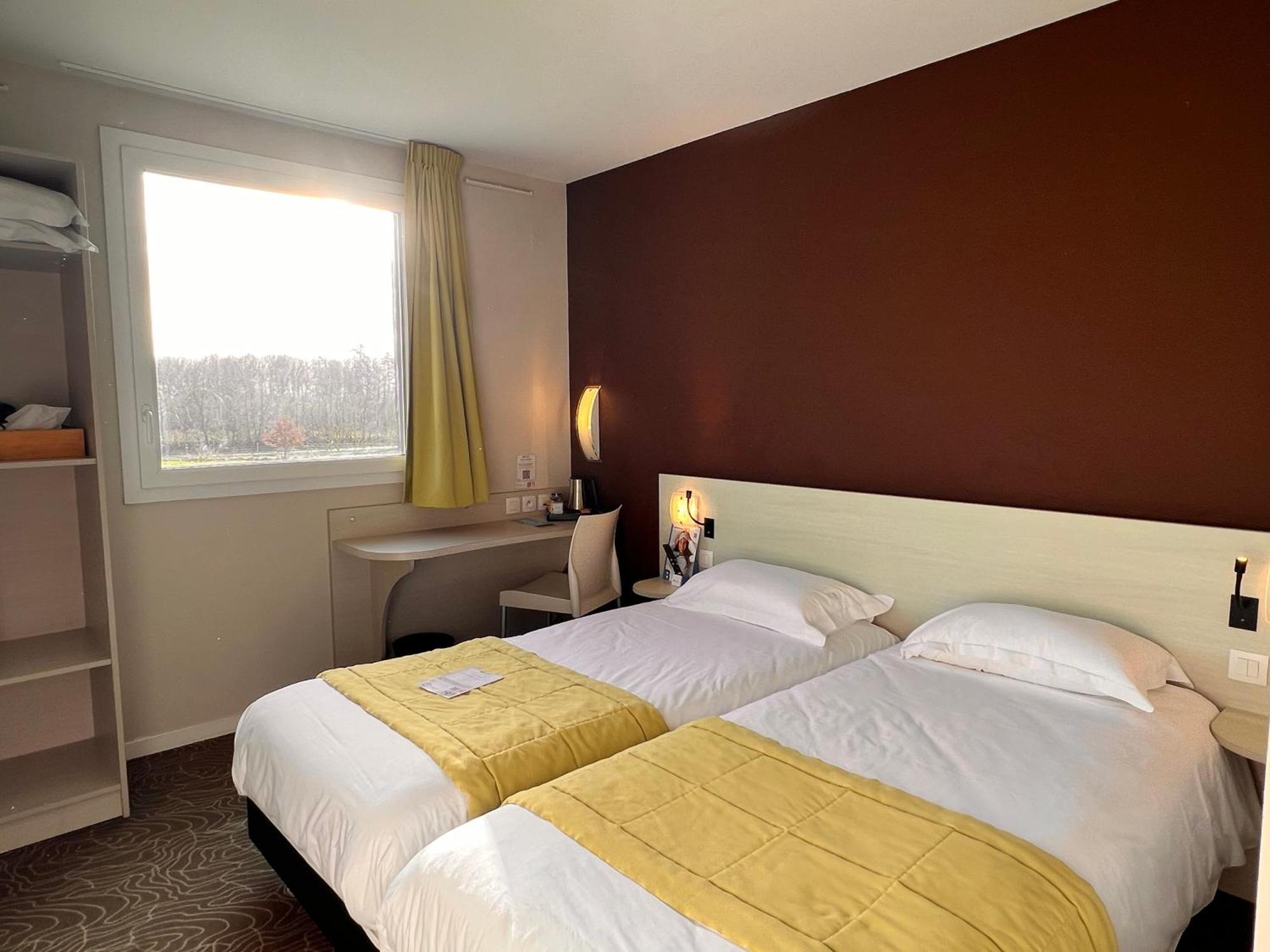 Brit Hotel Saint-Meen-Le-Grand En Broceliande Екстериор снимка