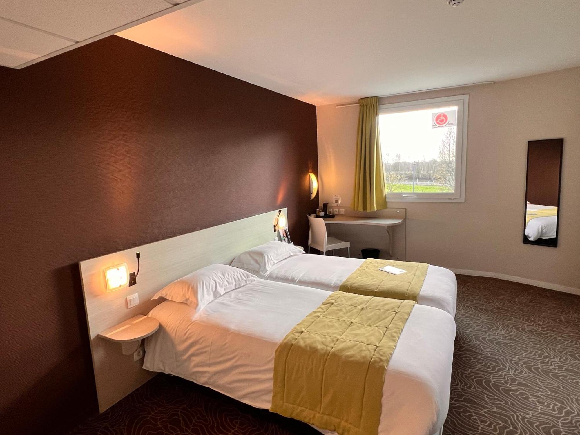 Brit Hotel Saint-Meen-Le-Grand En Broceliande Екстериор снимка