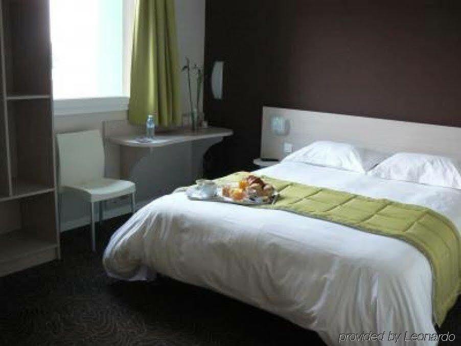 Brit Hotel Saint-Meen-Le-Grand En Broceliande Екстериор снимка